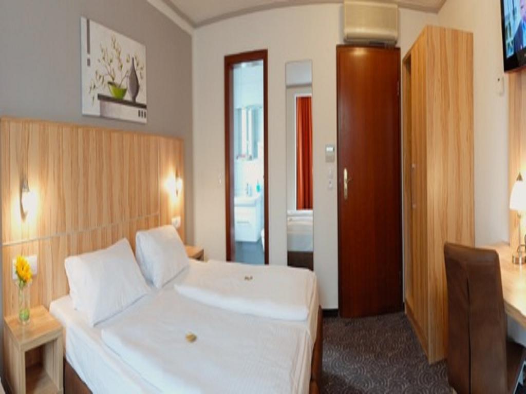 Hotel Am Schelztor Esslingen am Neckar Exteriör bild