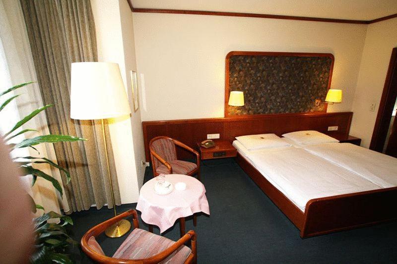 Hotel Am Schelztor Esslingen am Neckar Exteriör bild
