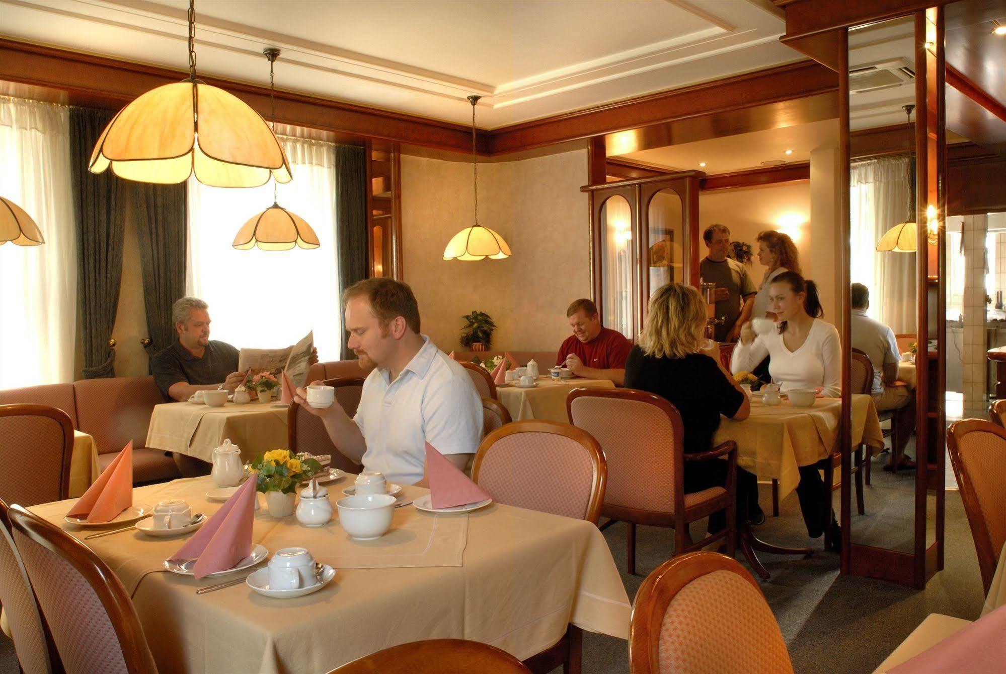 Hotel Am Schelztor Esslingen am Neckar Exteriör bild